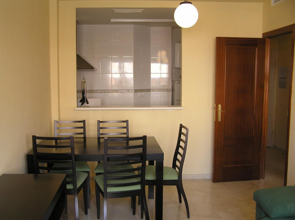 Apartamentos Turisticos Los Girasoles Espartinas Chambre photo